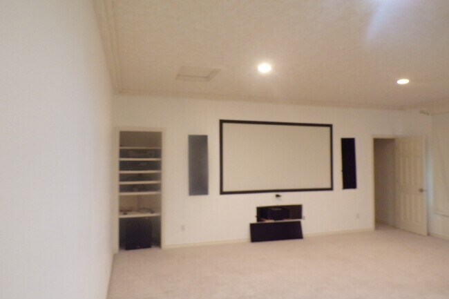 Building Photo - 15311 SE Bybee Dr