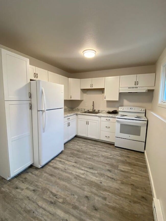 Building Photo - 632