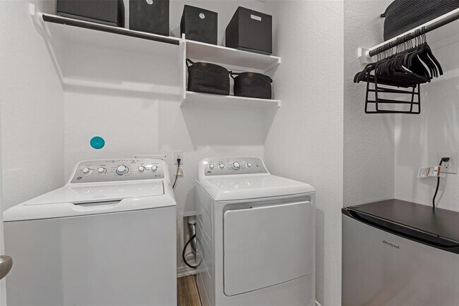 Building Photo - 343 E Coralburst Lp