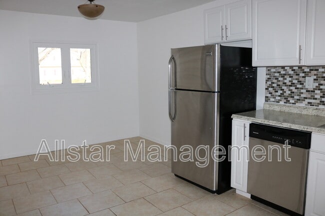 Building Photo - 958 Quentin Rd