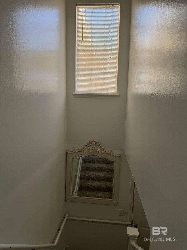 Building Photo - 1517 Regency Rd