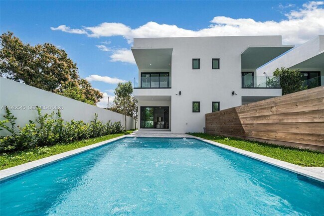 Building Photo - 2937 SW 21st St