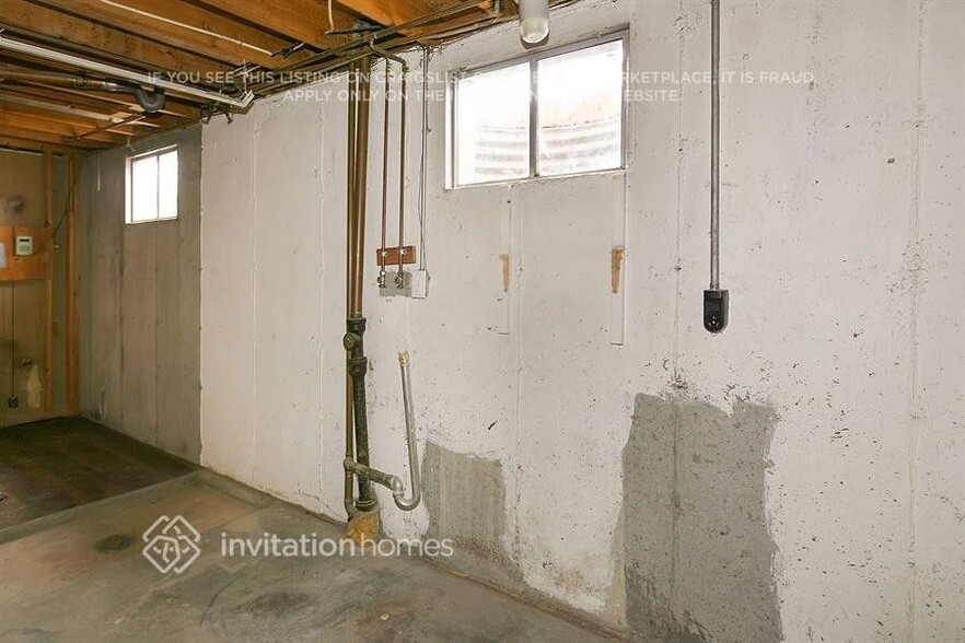 Building Photo - 2122 Truda Dr