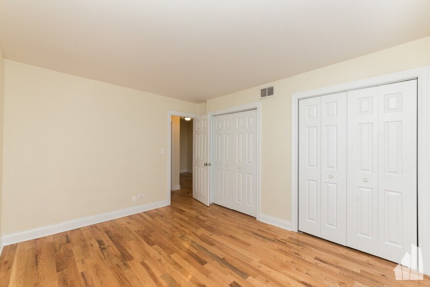 Building Photo - 535 W Arlington Pl
