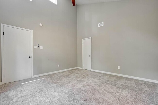 Building Photo - 12 Field Flower Ct