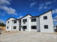 Building Photo - The Links