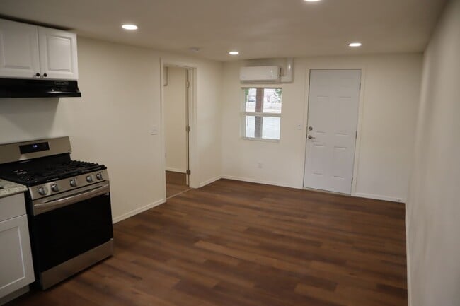 Building Photo - 800 S Quarterhorse Ave