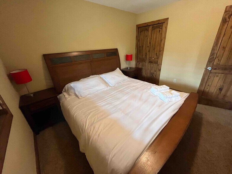 Building Photo - 511 N Aspen St