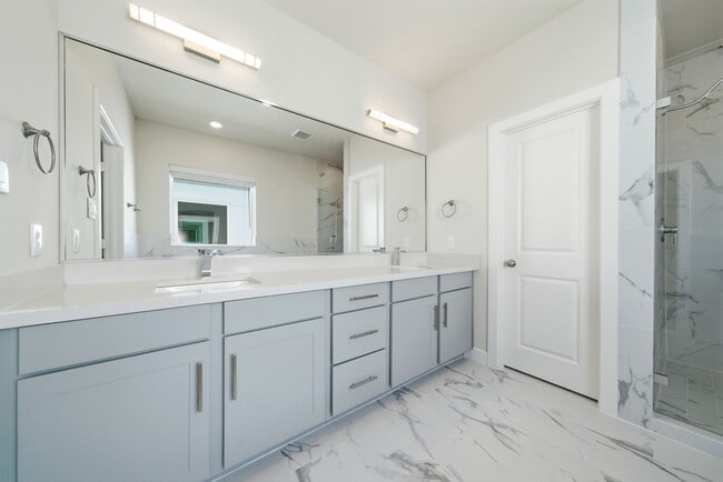 Building Photo - 3073 Hicks St