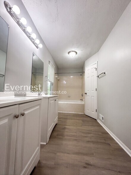 Building Photo - 263 Elm Forest Way