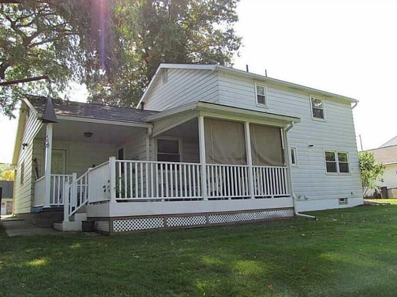 Building Photo - 620 E Grandview Blvd