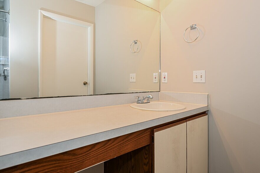 Building Photo - 9359 Genna Trace Trail