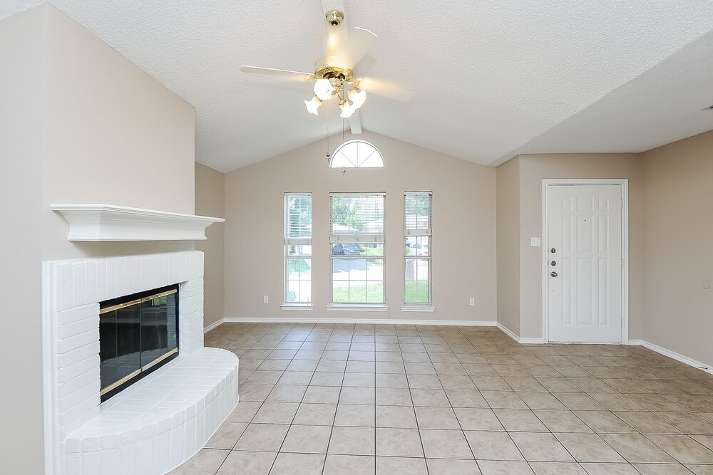 Building Photo - 10224 Maverick Dr