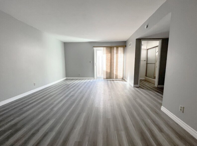 Building Photo - 20433 Pacific Dr