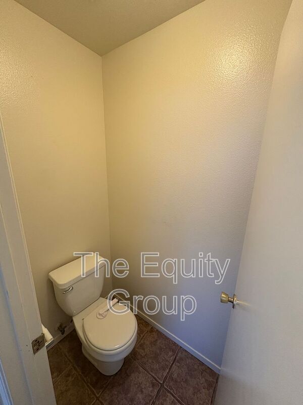 Building Photo - 451 W Marilyn St