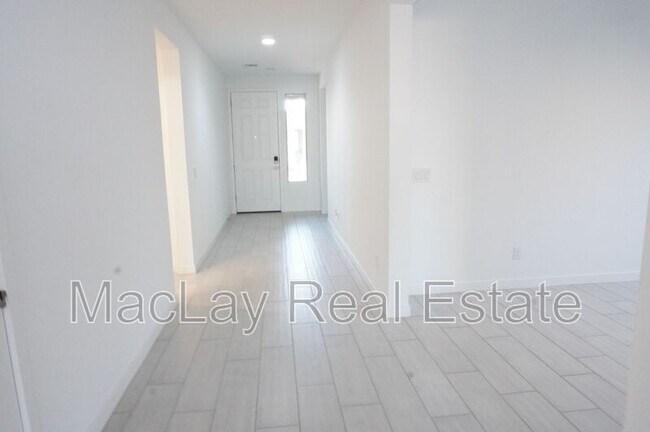 Building Photo - 40562 W Michaels Dr