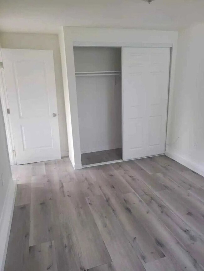 Building Photo - Charming  1BR Private Backhouse in San Bernardino