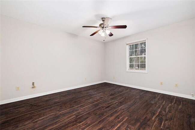 Building Photo - 1055 Autumn Crest Ct