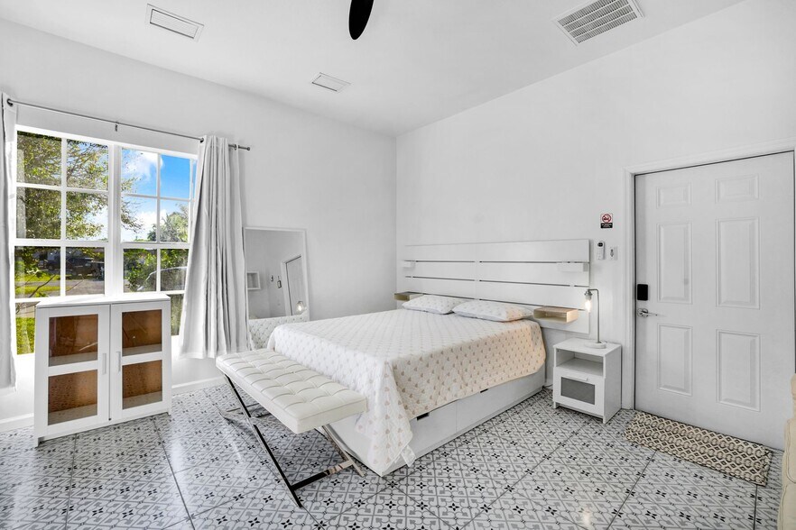 Primary Photo - 170 5th St