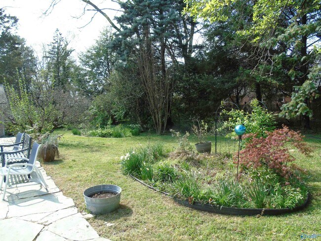 Building Photo - 2504 Maysville Cir NE