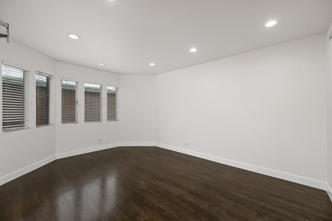 Building Photo - 24 Westwind St