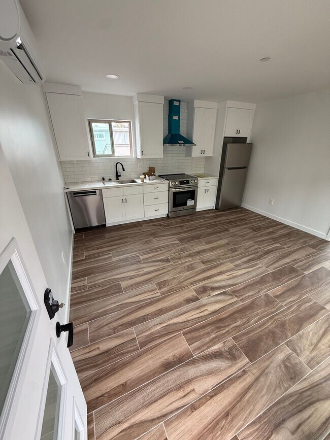 Building Photo - Newly Built 1-Bedroom ADU in Prime Pacific...