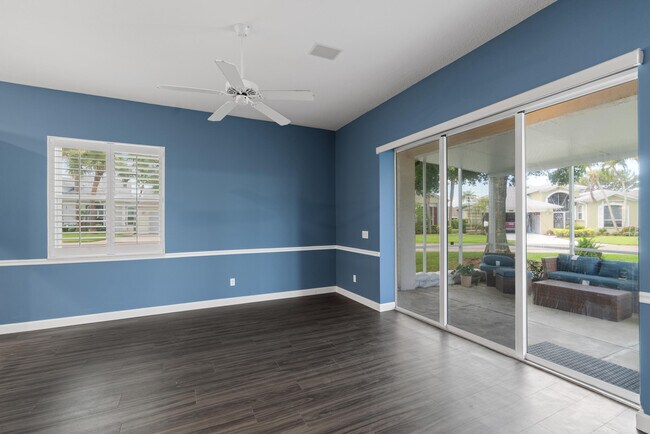Building Photo - 582 Montevina Dr