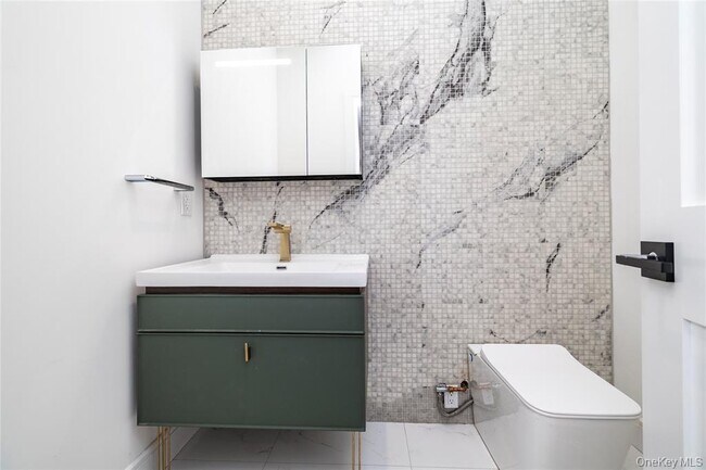 Building Photo - 622 W Penn St