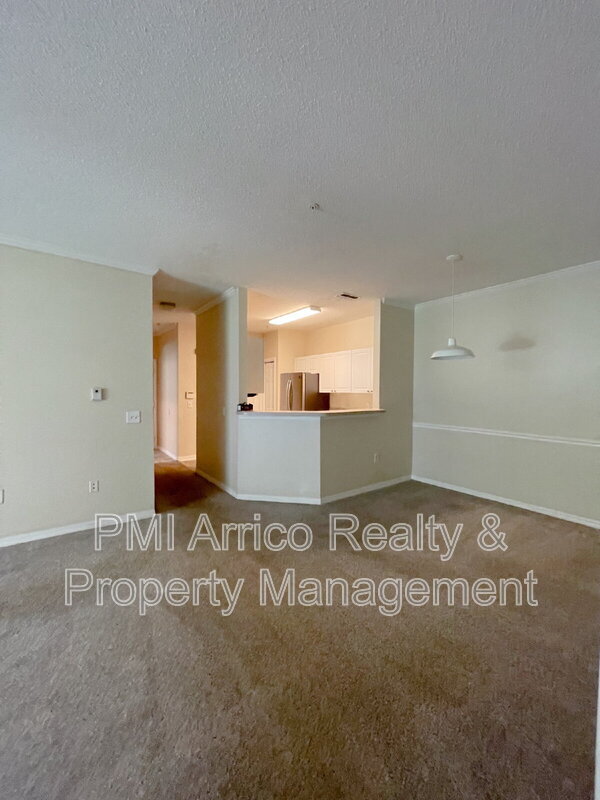Building Photo - 18001 Richmond Pl Dr