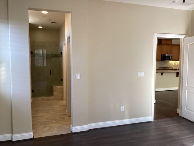 Building Photo - Beautiful Newer Rice Ranch Single Story Ho...