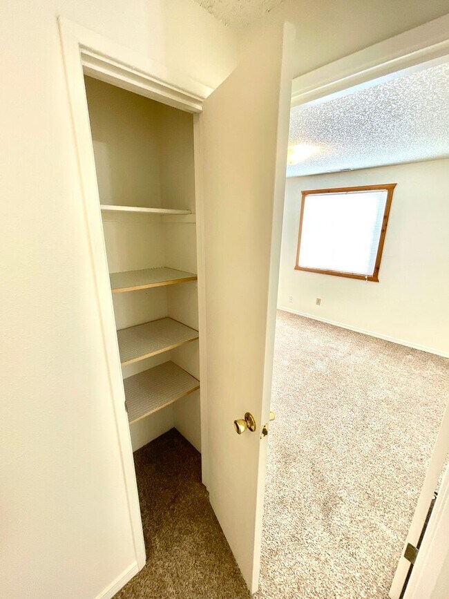 Building Photo - 3047 Kane St