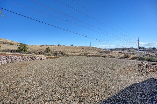 Building Photo - 2 Bedroom, 1 Bath Home For Rent in Diamond Valley!