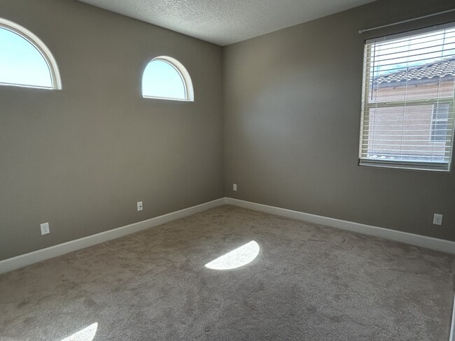 Building Photo - 7115 Vista Terraza Dr NW