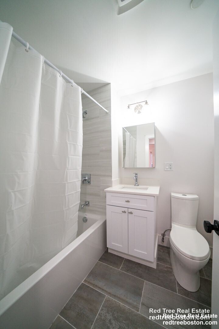 Building Photo - 37 Calumet St