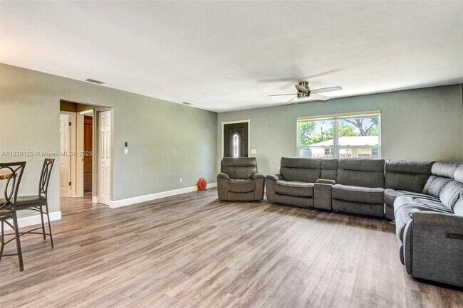 Building Photo - 781 Little Pine Dr