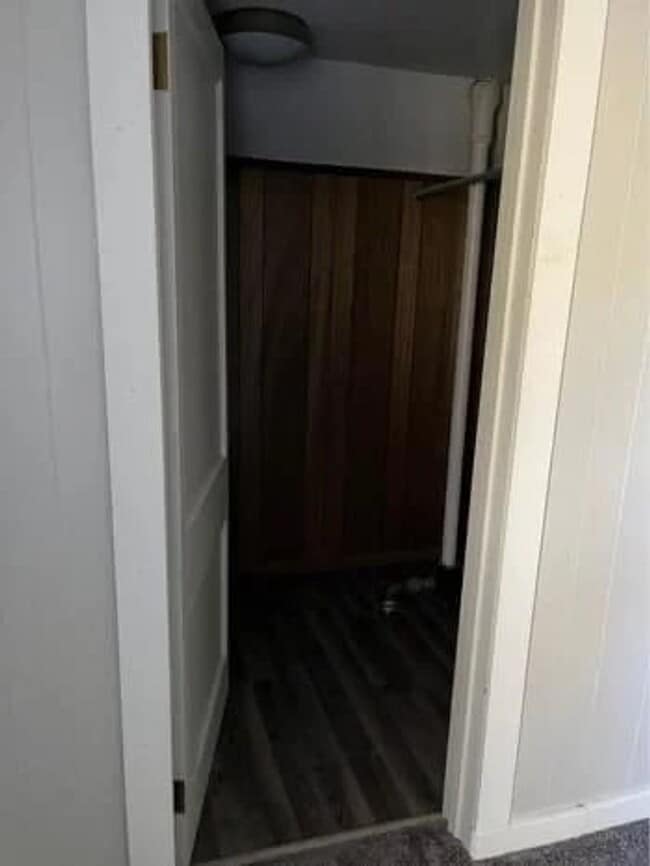 Building Photo - 406 S 6th Ave