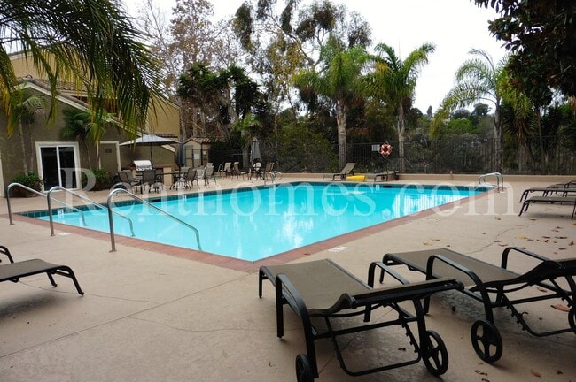 Building Photo - La Jolla, 8430 Via Mallorca #110 -Granite Counters, Community Pool and Spa, Near UCSD!