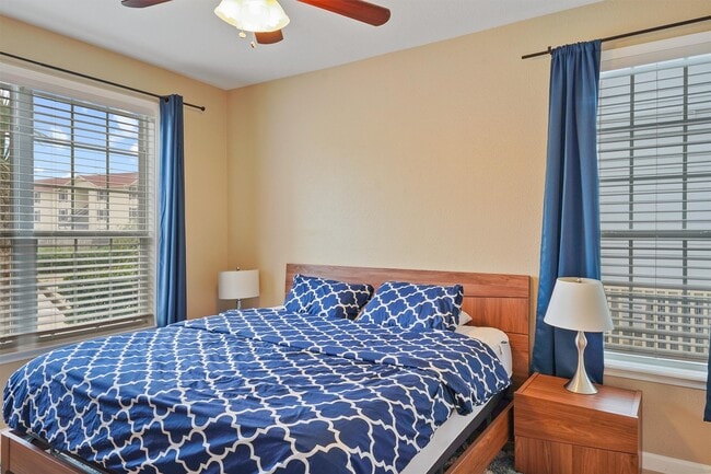 Building Photo - 7000 Seawall Blvd