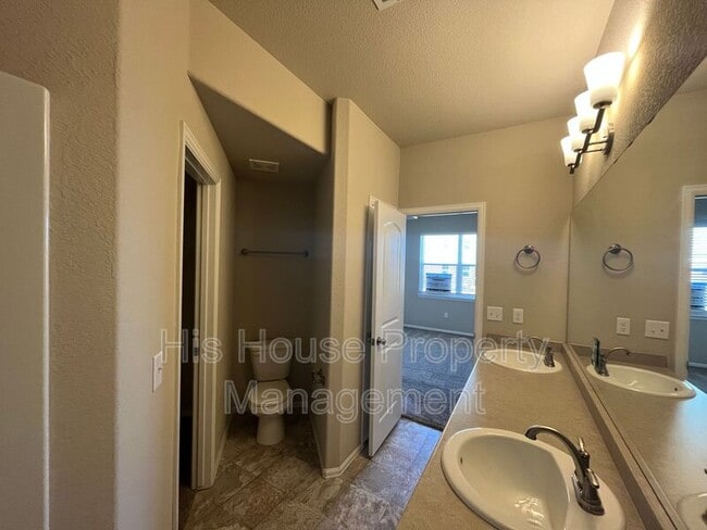 Building Photo - 5551 W 29th St