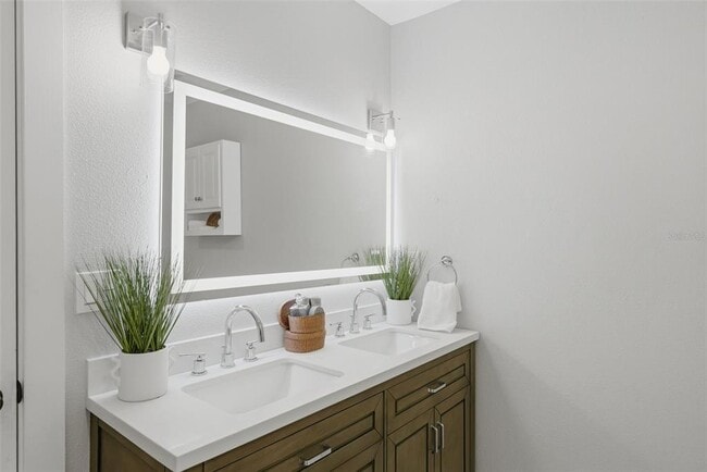 Building Photo - 1566 Woodfield Ct