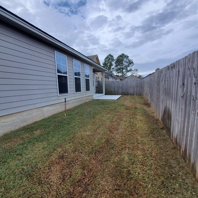 Building Photo - Modern Elegance Meets Southern Comfort: 4BR/2BA Gem in Northlake Neighborhood!