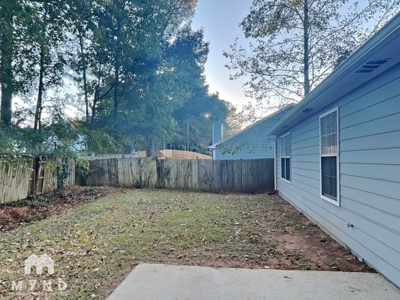 Building Photo - 801 Shore Dr