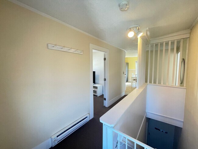 Building Photo - 60-62 Broadway