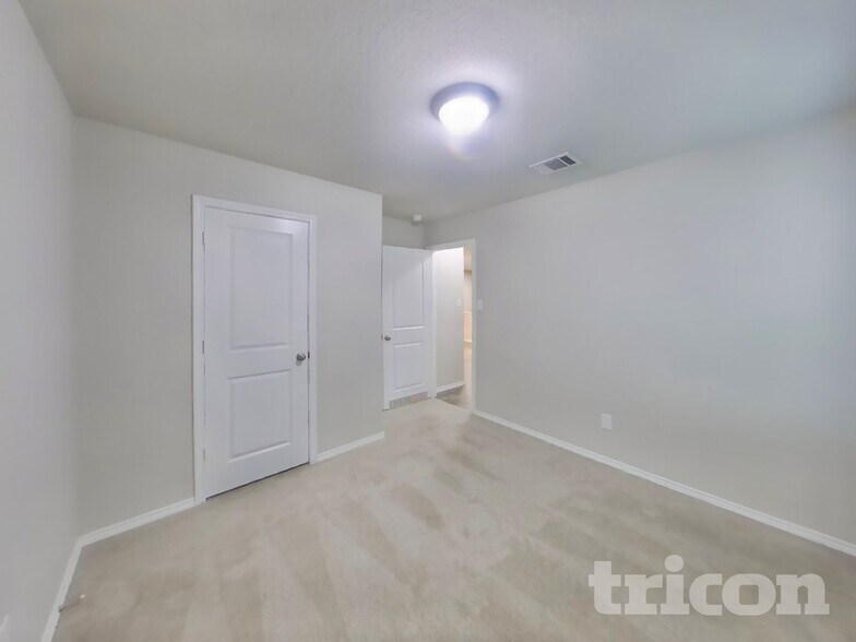 Building Photo - 8718 Segura Wy