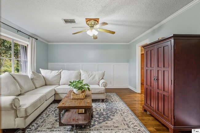 Building Photo - 1110 Hilton St