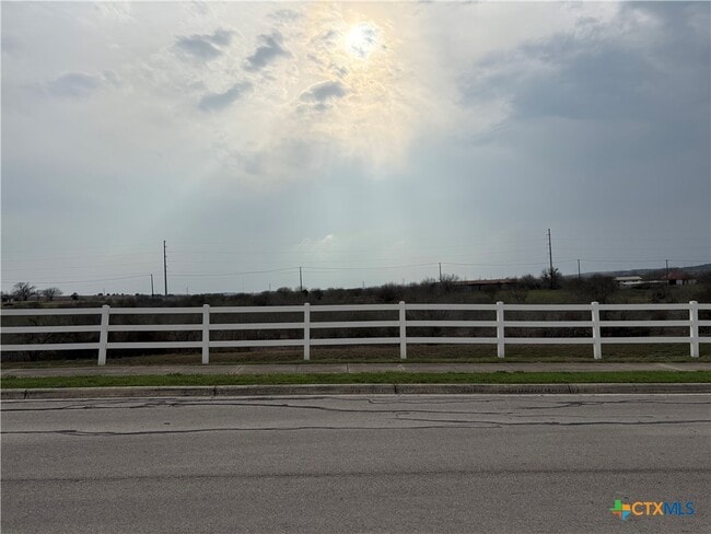 Building Photo - 374 Posey Pass