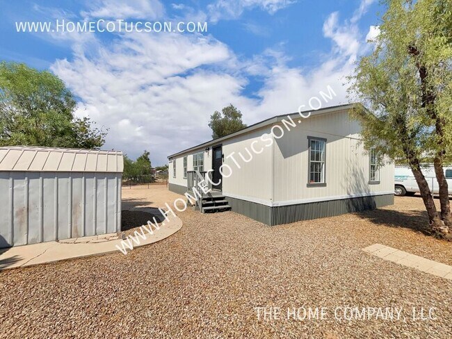 Building Photo - 2662 W Golda St
