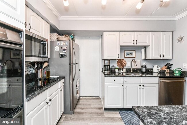 Building Photo - 1774 Dogwood Dr