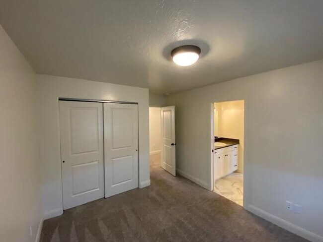 Building Photo - 3 Bed - 2.5 Bath, Newer Construction