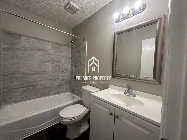 Building Photo - 7086 Hillshire Dr
